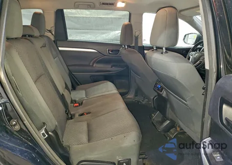 2018 Toyota Highlander Le z USA, uszkodzony, nr VIN 5TDBZRFH6JS493567